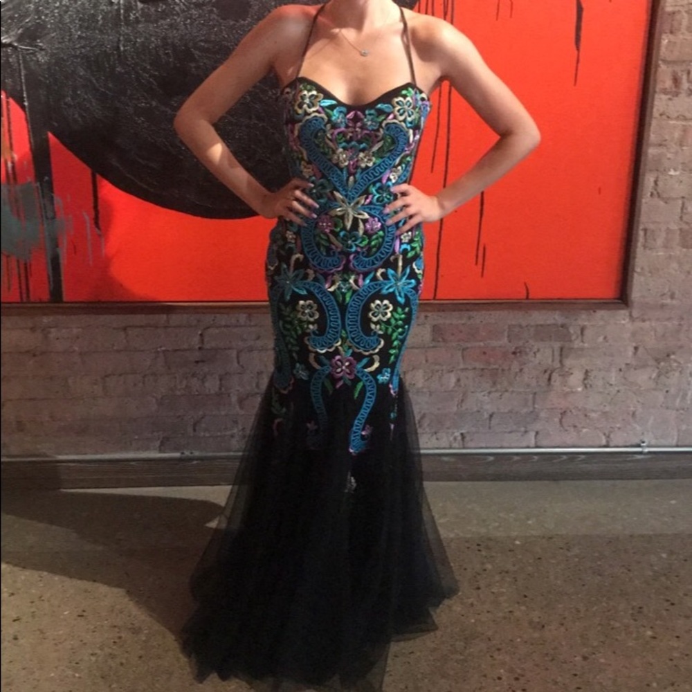 DRESS/GOWN